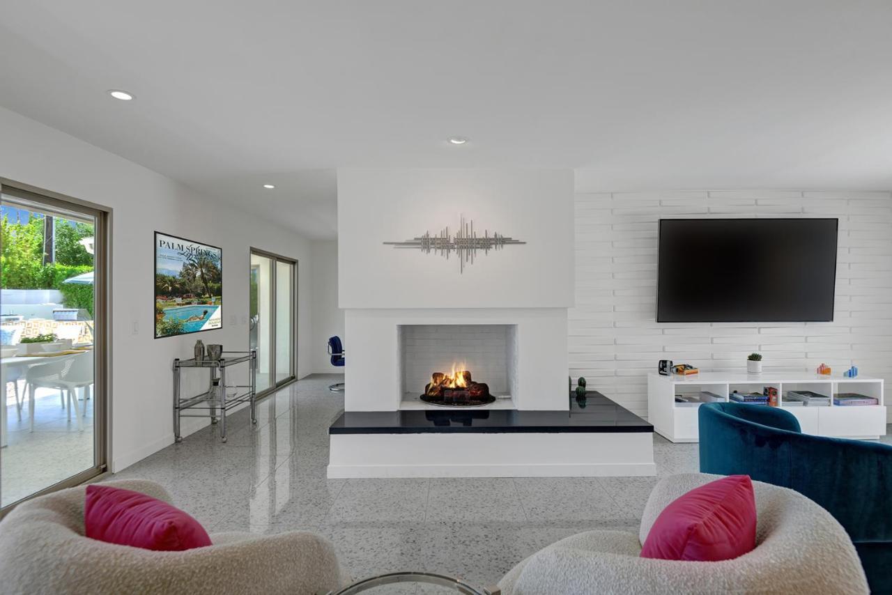 Ultra-Chic Luxe Mid-Century Estate- Resort Like Pool, Spa, Firepit, Outdoor Kitchen 3Bed/3Bath Palm Springs Extérieur photo