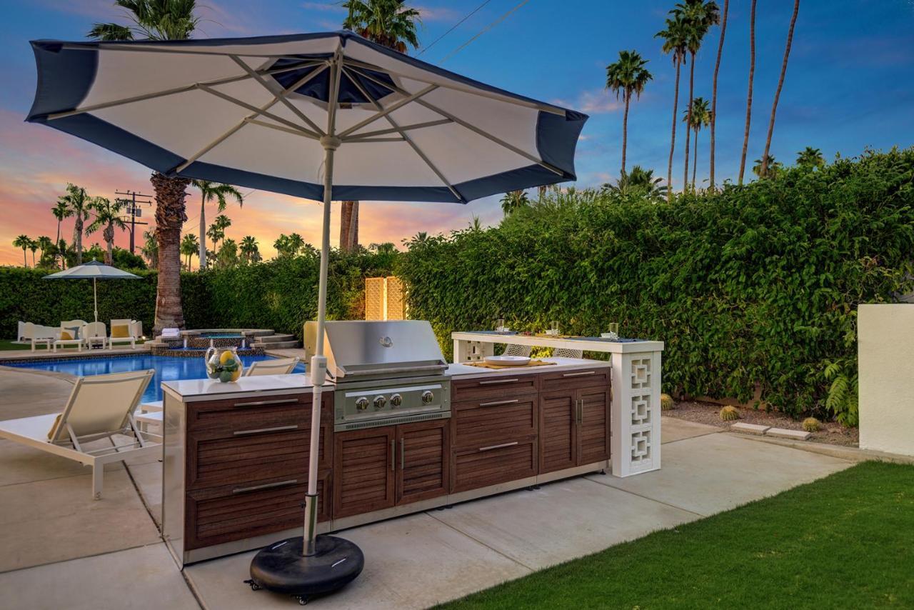 Ultra-Chic Luxe Mid-Century Estate- Resort Like Pool, Spa, Firepit, Outdoor Kitchen 3Bed/3Bath Palm Springs Extérieur photo